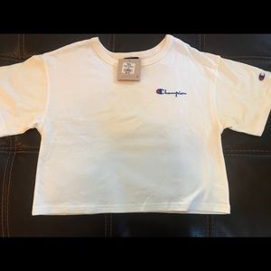 Cropped Champion tee